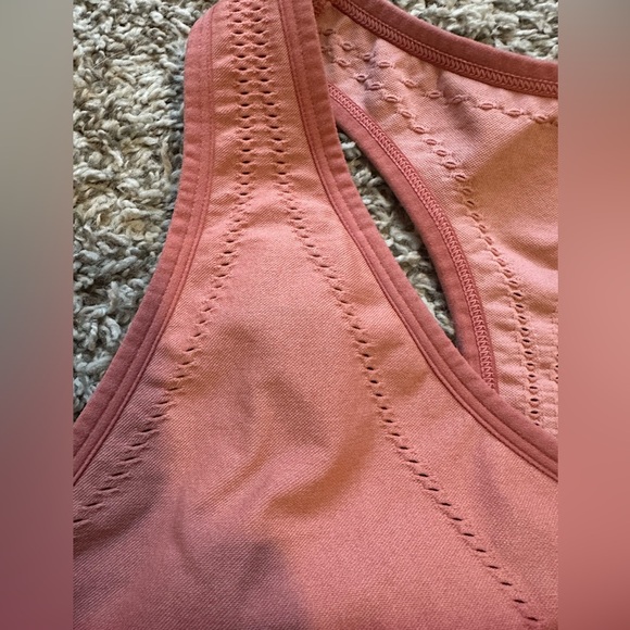 VS Pink Seamless Sports Bra - Picture 5 of 9